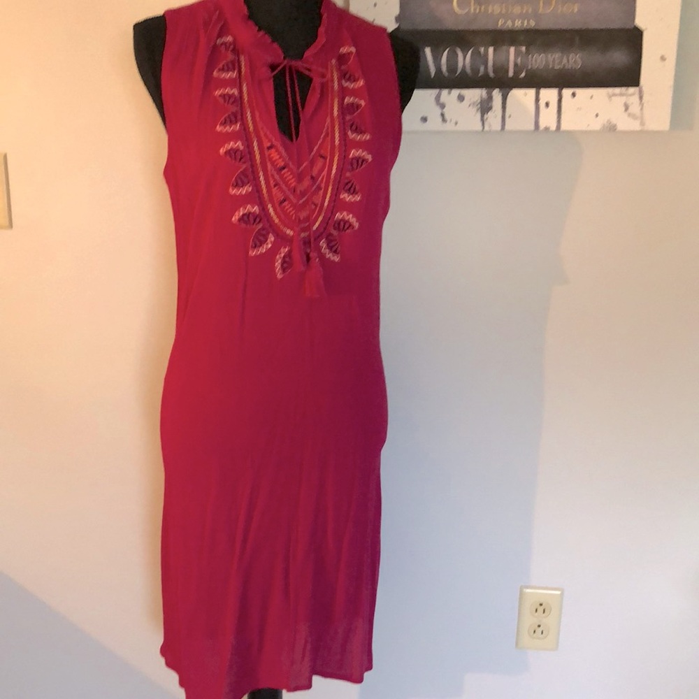 NWT Cupio brand Fuchsia pink dress Boho style embroidered design tassel tied